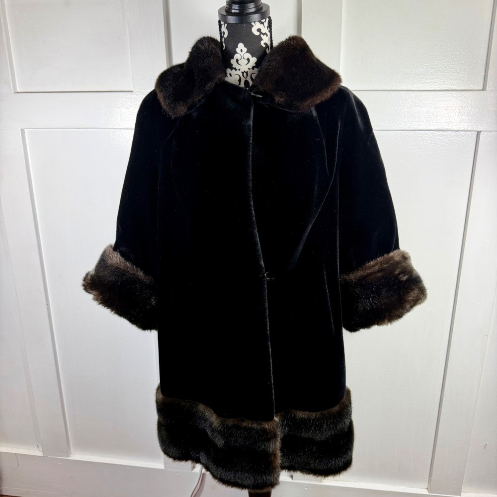 Vintage Tocci Imports Ltd Black Velvet Faux Fur Trim Coat Made in England L/XL